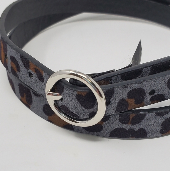 MNG MANGO SKINNY GREY ANIMAL CHEETAH PRINT BELT SILVER ROUND BUCKLE WOMEN MEDIUM - Picture 3 of 13